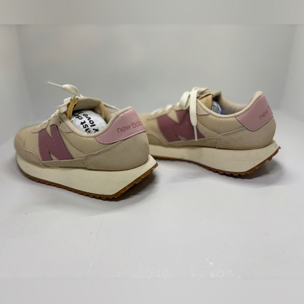 New Balance 237 Women's Cream and Pink Sneakers size 6.5 - Picture 4 of 10